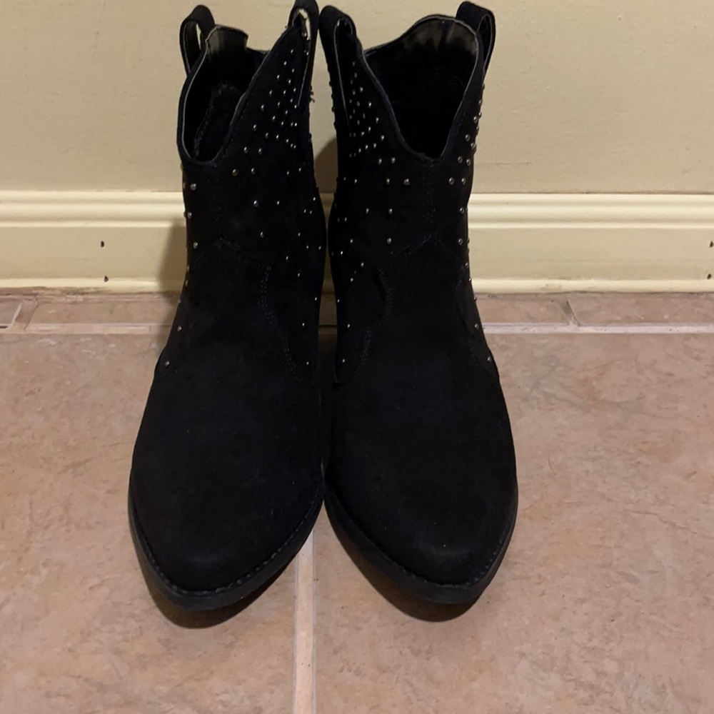 Almost never worn.All black with small metal spots